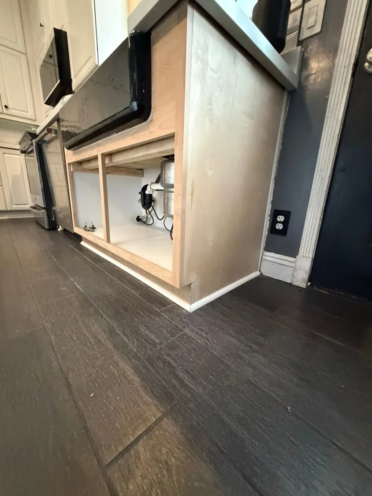 Kitchen island cabinet detail by Ramos Cabinetry and Construction in Phoenix, AZ