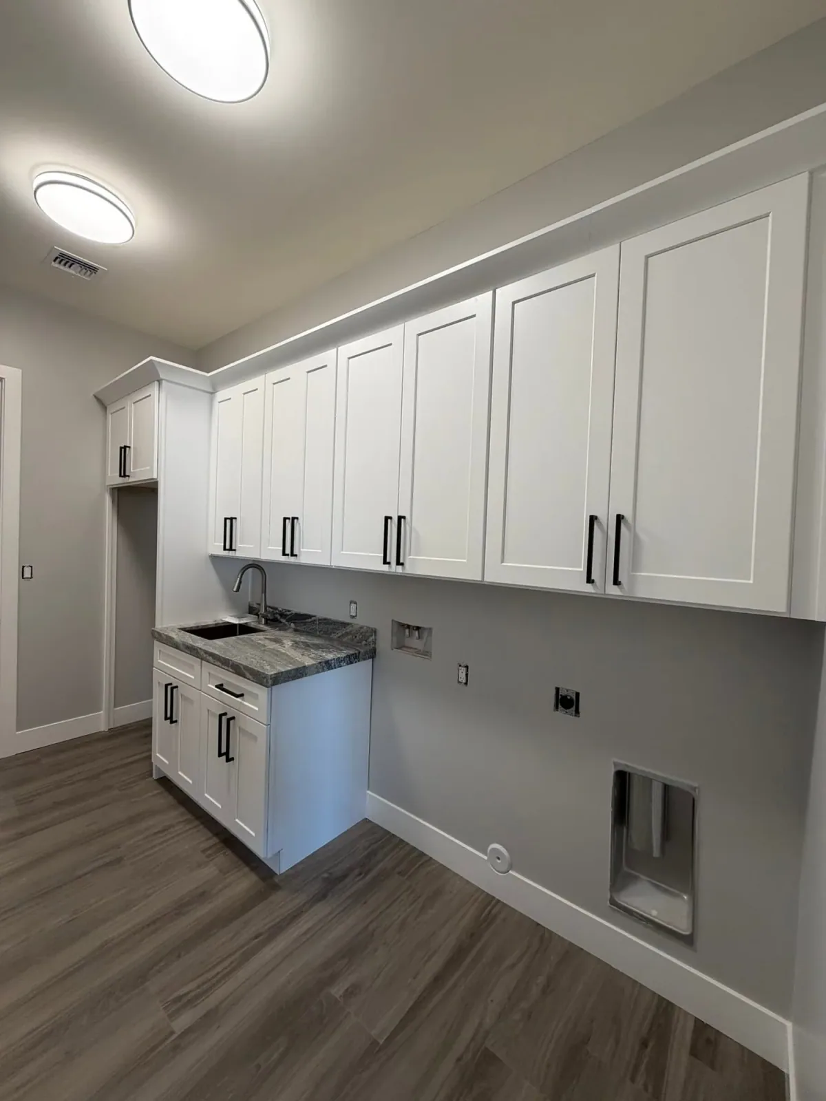 Custom cabinet shop detail and finish material by Ramos Cabinetry and Construction in Phoenix, AZ
