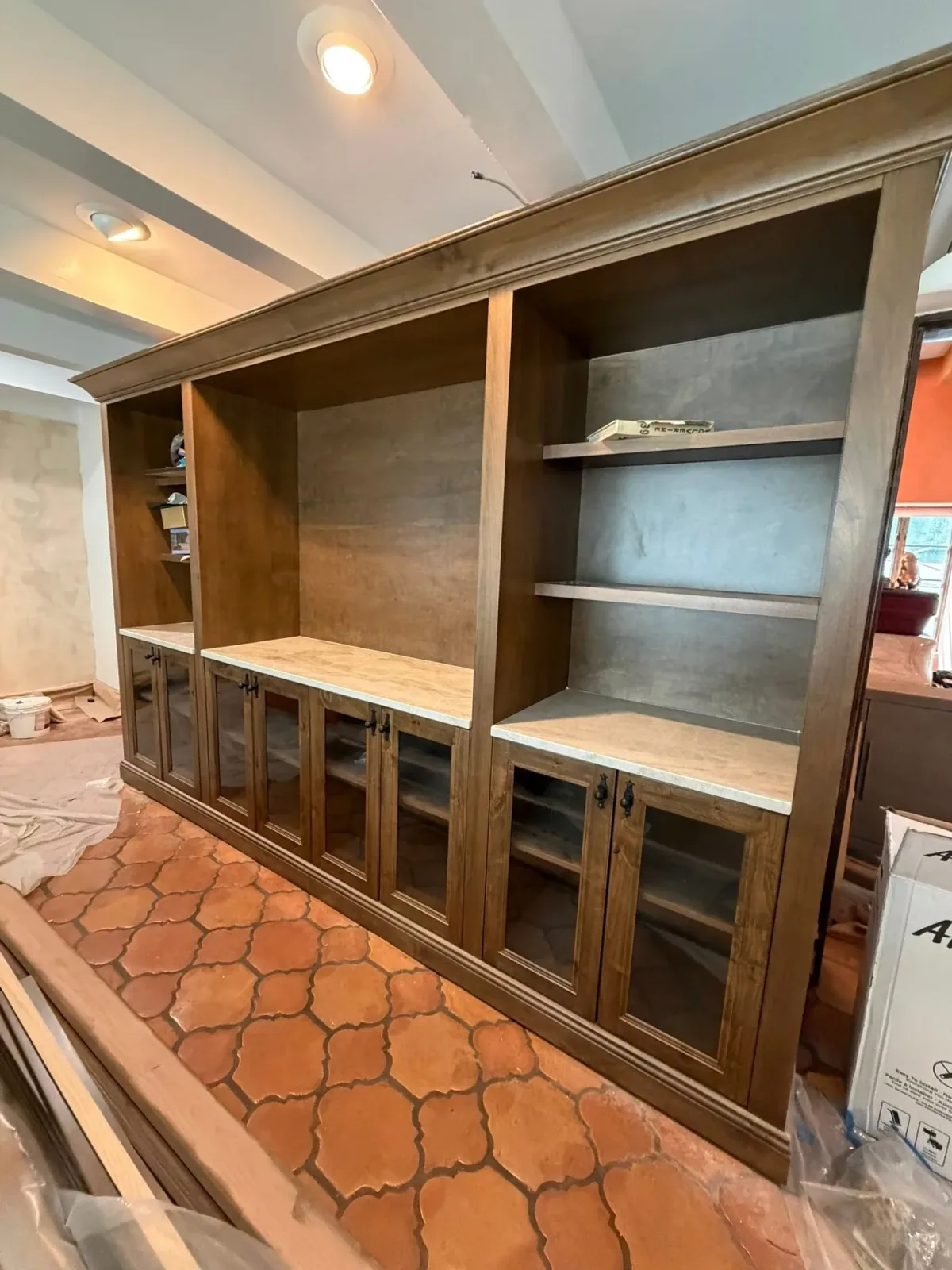 Custom wet bar built in cabinetry by Ramos Cabinetry and Construction in Phoenix, AZ